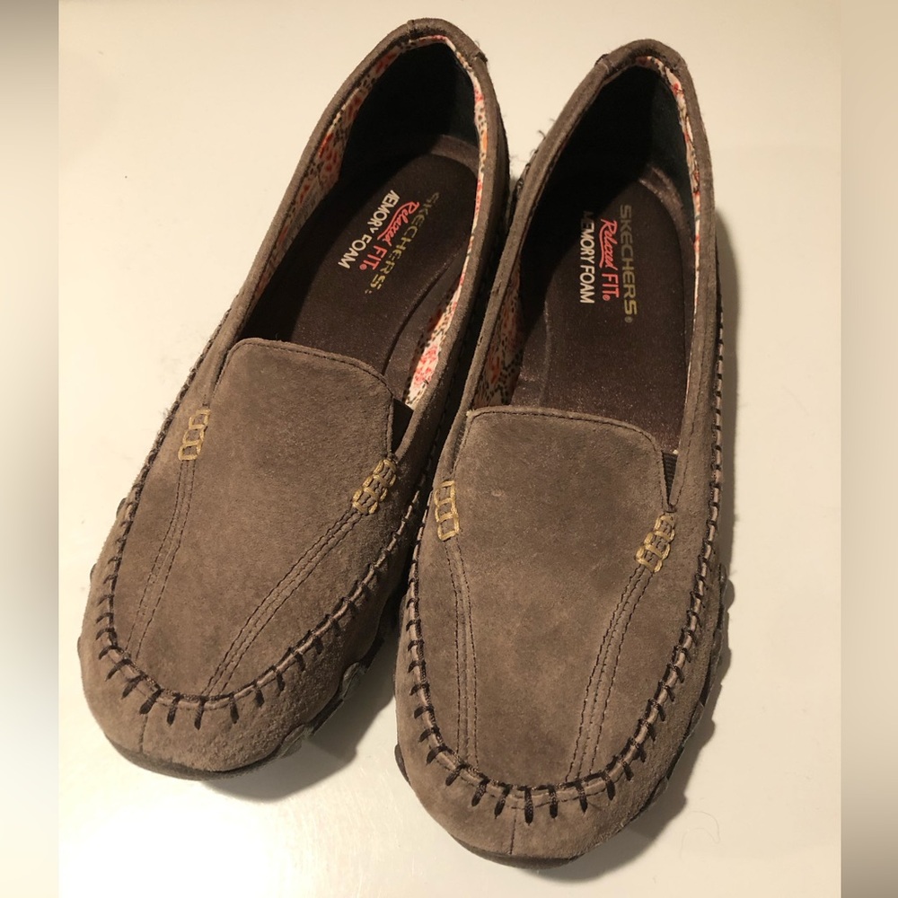 New Skechers relaxed fit memory foam brown leather slip on shoes womens 9
